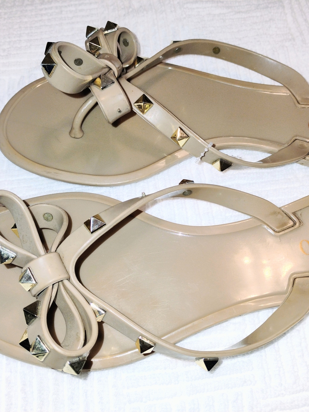 Valentino Garavani Rockstud Jelly Thong Sandals Nude/Beige 38 7.5 PLEASE READ - Picture 9 of 10